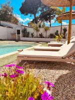 Bazén v ubytovaní La Villa les lauriers, 150 m de la mer, Grimaud, golfe de St Tropez alebo v jeho blízkosti