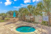 Der Swimmingpool an oder in der Nähe von Ocean View Double Suite! Sleeps 4 Meridian Plaza 705