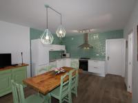 Kuchyň nebo kuchyňský kout v ubytování Casa cerca del mar con piscina privada, wifi, aire opcional, mascotas bienvenidas, playa para perros - ES-184-26