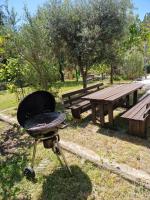 Vonkajšia záhrada v ubytovaní Apartman Sophie - 67m2- Grill - Garden