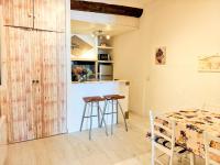 Kuchyňa alebo kuchynka v ubytovaní St Joseph · Great holiday flat - old town for 4