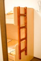 Poschodová posteľ alebo postele v izbe v ubytovaní Apartmán Tále č.309