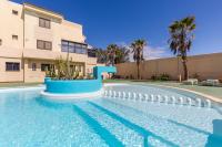 The swimming pool at or close to Gmar House relax y naturaleza