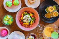 Jídlo v hotelu nebo okolí