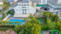 Bazén v ubytování Side Breeze Hotel nebo v jeho okolí