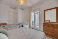 Łóżko lub łóżka w pokoju w obiekcie Marbella Villa Monteros