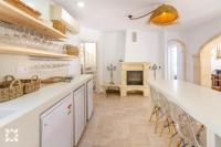Kuchyň nebo kuchyňský kout v ubytování Villa Condor by Abahana Villas