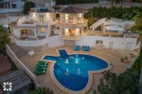 Bazén v ubytování Villa Condor by Abahana Villas nebo v jeho okolí