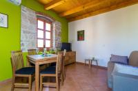 Posedenie v ubytovaní Stone House Ana Funtana