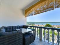 Balkon lub taras w obiekcie Pool apartment Leonardo