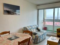 Posedenie v ubytovaní Appartement en front de mer avec garage, WIFI et grand balcon - Saint-Hilaire-de-Riez - FR-1-652-31