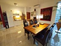 Kuchnia lub aneks kuchenny w obiekcie The Forest House Krk 1