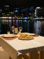 Jídlo v hotelu nebo okolí