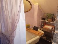 A bathroom at Villa in Campagna con Piscina Privata