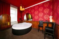 Posteľ alebo postele v izbe v ubytovaní Hotel Goldene Spinne