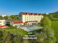 Bazén v ubytování FAIR RESORT All Inclusive Wellness & Spa Hotel Jena nebo v jeho okolí