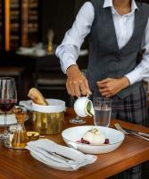 Jídlo v hotelu nebo okolí