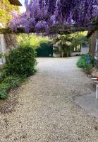 Vonkajšia záhrada v ubytovaní La berge du Clain - Joli appartement à Poitiers