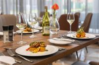 Jídlo v hotelu nebo okolí