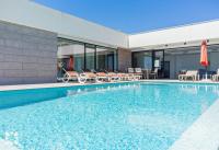 Bazén v ubytování Villa Falqui by Abahana Villas nebo v jeho okolí