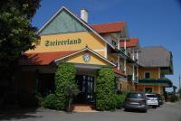 Tòa nhà nơi nhà nghỉ dưỡng tọa lạc