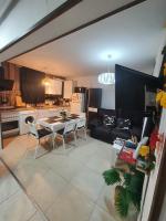Kuchyňa alebo kuchynka v ubytovaní CASA DE SILVA