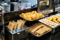 Jídlo v hotelu nebo okolí