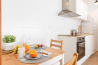 Kuchyň nebo kuchyňský kout v ubytování CHIC APARTAMENTS