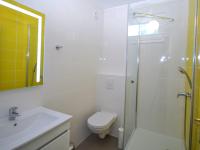 A bathroom at VVF R&eacute;sidence Saint-Cyr-sur-Mer