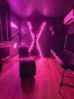 Część wypoczynkowa w obiekcie Maison Deco Pop Et Chaleureuse Avec Spa, Sauna