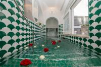 Villa Francesco Luxury Suitesの敷地内または近くにあるプール