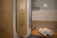Kúpeľňa v ubytovaní Aristotelia Gi - Premium Luxury Villas with Private Pools