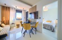 Posteľ alebo postele v izbe v ubytovaní Apartments Sinisa - Krk Town
