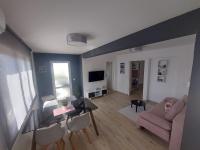 Petra Rooms and Apartmentsにあるテレビまたはエンターテインメントセンター