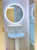 Koupelna v ubytování Apartamentos Carmela