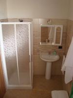 A bathroom at Le Tre Rose di Maria
