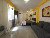 Posedenie v ubytovaní Great 35 sq m Studio on 1st floor in bohemian Psyri in Athens' historic center-In Vivo Apartments