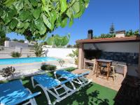 Bazén v ubytování Casa cerca del mar con piscina privada, wifi, aire opcional, mascotas bienvenidas, playa para perros - ES-184-26 nebo v jeho okolí