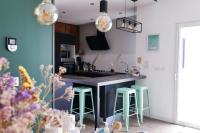 Kuchyňa alebo kuchynka v ubytovaní Superbe maison de vacances entre plage et marais - 7 pers