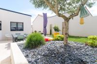 Vonkajšia záhrada v ubytovaní Superbe maison de vacances entre plage et marais - 7 pers