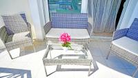 A seating area at LOVELY AND SUNNY APARTAMENT 300m FROM BEACH!!