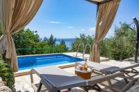 Bazén v ubytování Holiday home Vista Mare nebo v jeho okolí