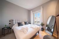 Łóżko lub łóżka w pokoju w obiekcie REF 1466 - Cannes Back Croisette - Penthouse for rent