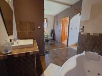Kúpeľňa v ubytovaní Wellness Lakás