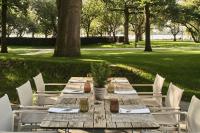 Vrt pred nastanitvijo The Fontenay Hamburg