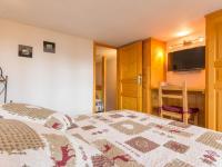 Łóżko lub łóżka w pokoju w obiekcie Duplex rénové calme 6/7 pers. avec balcon - FR-1-346-332