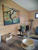 Posedenie v ubytovaní Cottage chaleureux avec Sauna & Jacuzzi
