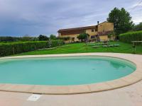 The swimming pool at or close to Il Chicco d'Oro