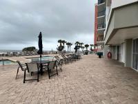 Ein Balkon oder eine Terrasse in der Unterkunft Oceanfront Luxury 2BR King Suite Atlantica Resort