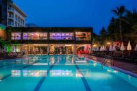 Bazén v ubytování Telatiye Resort Hotel nebo v jeho okolí